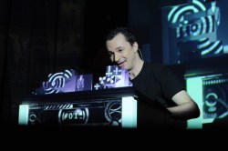 Nicola Tesla in light and sound: Marco Tempest at TED2012