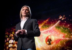 A choir live and online: Eric Whitacre at TED2013