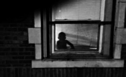 Voices of violence: Photojournalist Jon Lowenstein captures narratives of violence in Chicago’s South Side