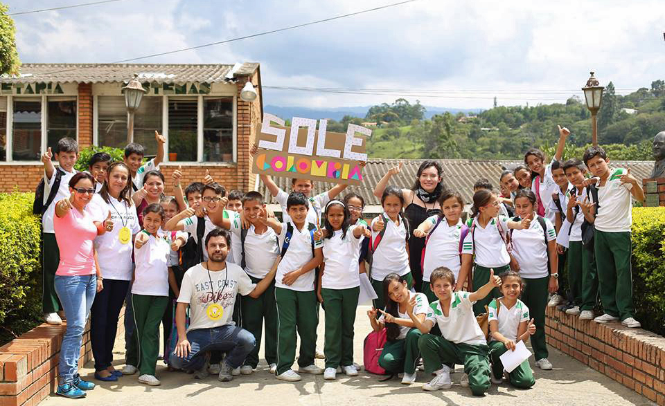 Self-organized learners around the world team up to raise money